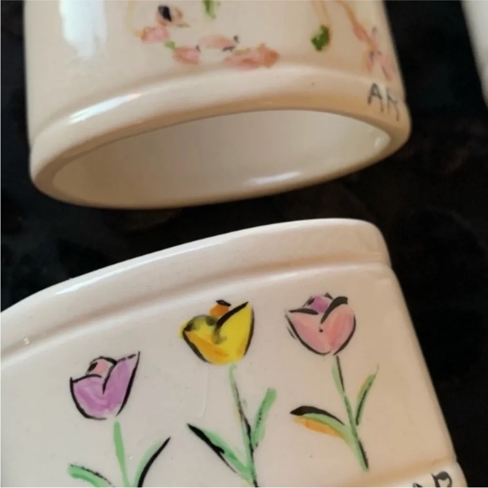 AR Floral porcelain Napkin Rings Set